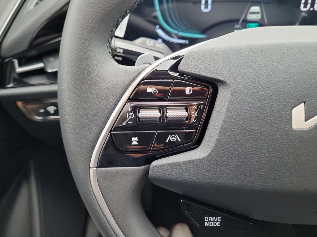 New 2026 Kia Niro EX FWD image 26