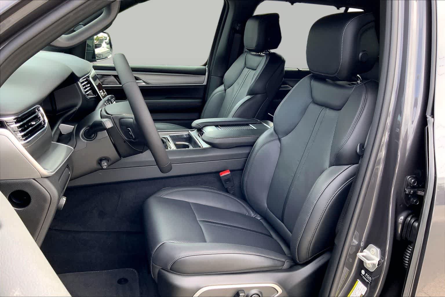 New 2026 Jeep Grand Wagoneer L Limited AWD/4WD image 7