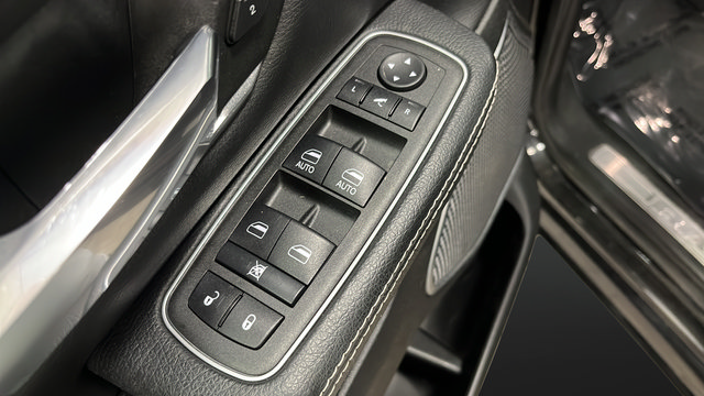 Used 2022 RAM 1500 Laramie w/ Sport Appearance Package AWD/4WD image 19