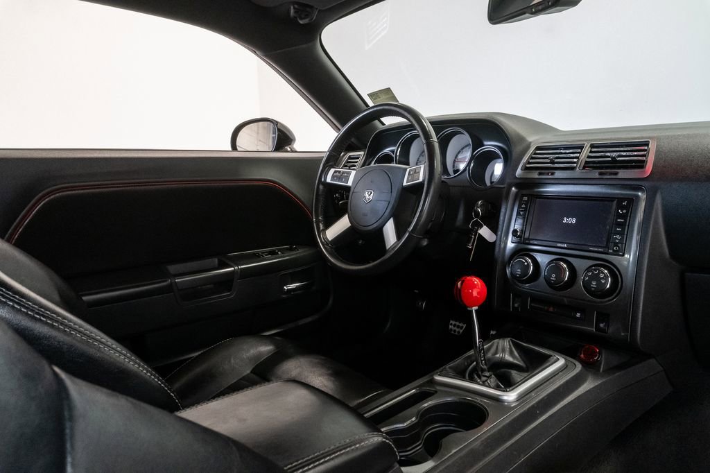 Used 2009 Dodge Challenger R/T RWD image 12