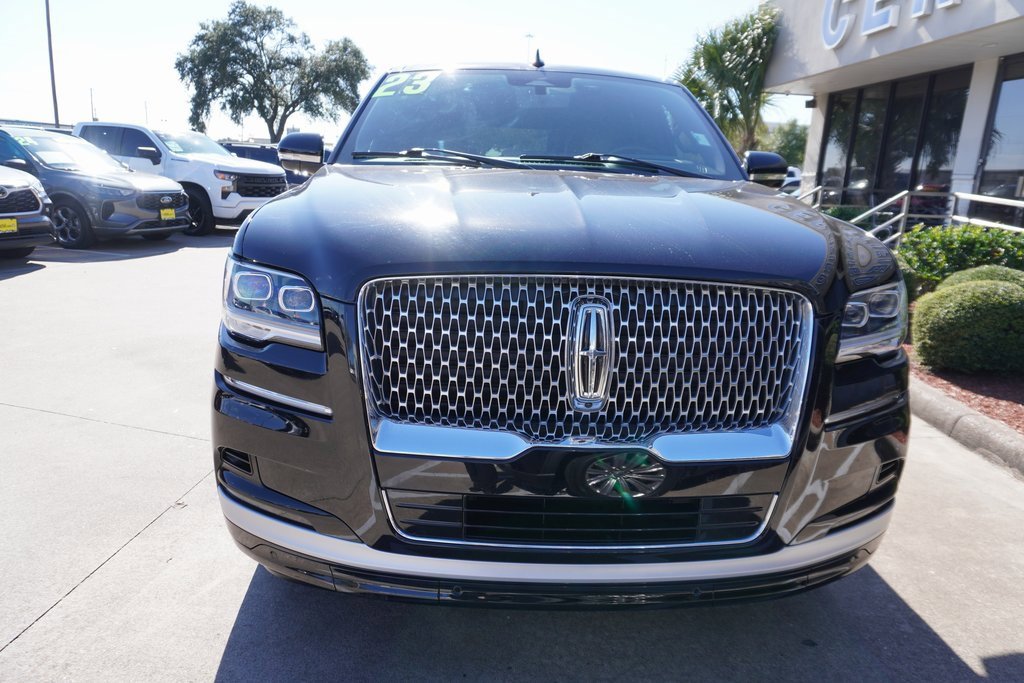 Used 2023 Lincoln Navigator L Reserve image 2