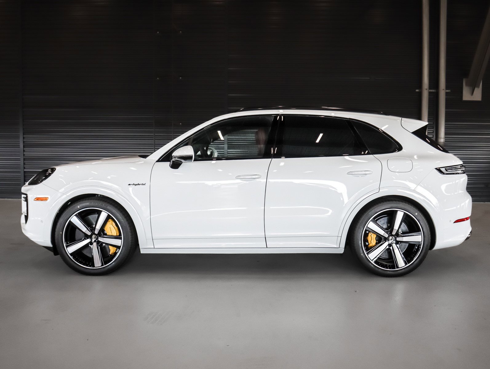 New 2026 Porsche Cayenne Turbo image 2