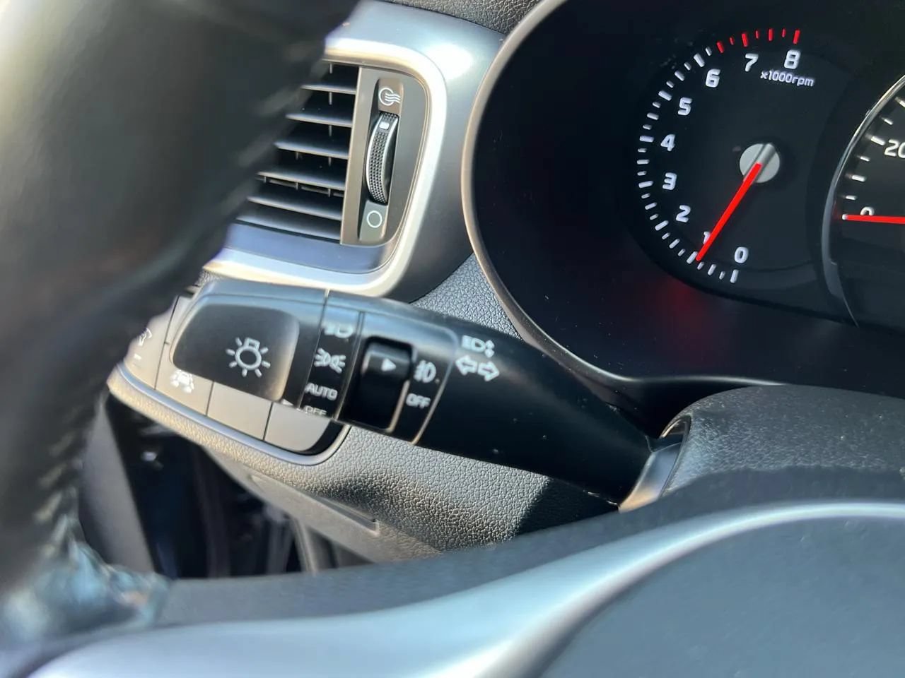 Used 2019 Kia Sorento EX FWD image 22