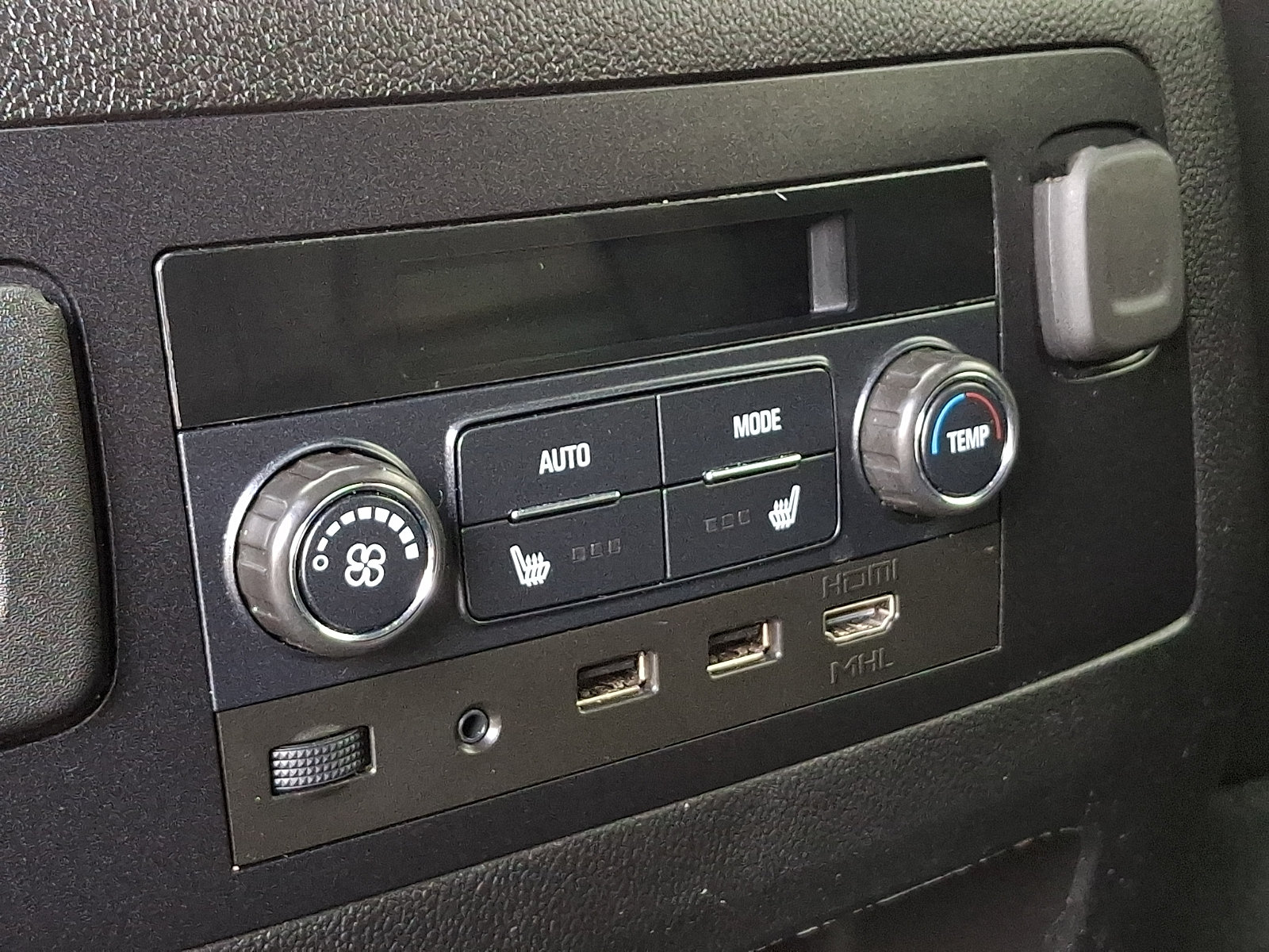 Used 2020 Chevrolet Suburban Premier AWD/4WD image 12