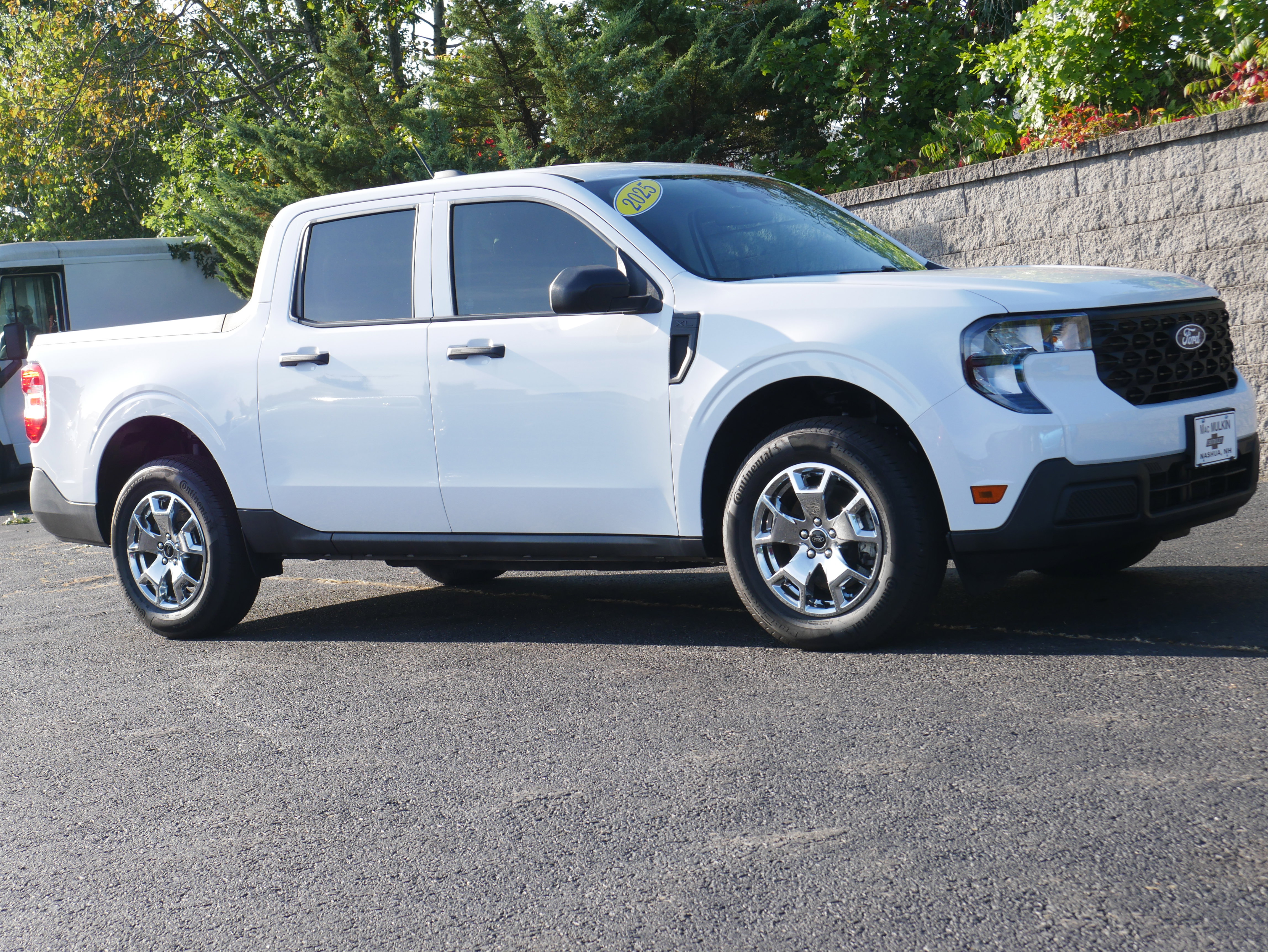 Used 2025 Ford Maverick XL image 9