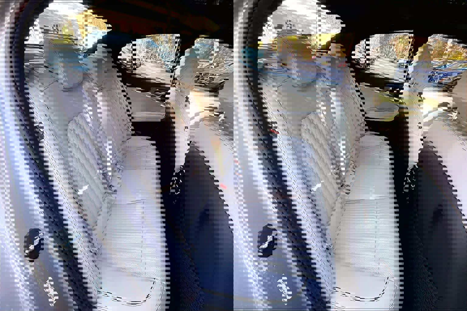 Used 2025 Genesis G70 3.3T Advanced image 21