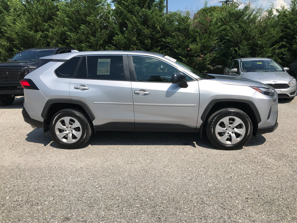 Certified 2024 Toyota RAV4 LE AWD/4WD image 8