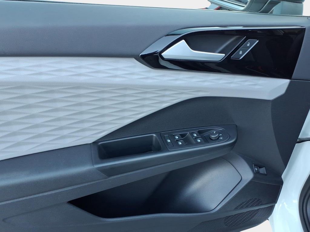 Used 2022 Volkswagen Taos S w/ IQ Drive S Package image 7