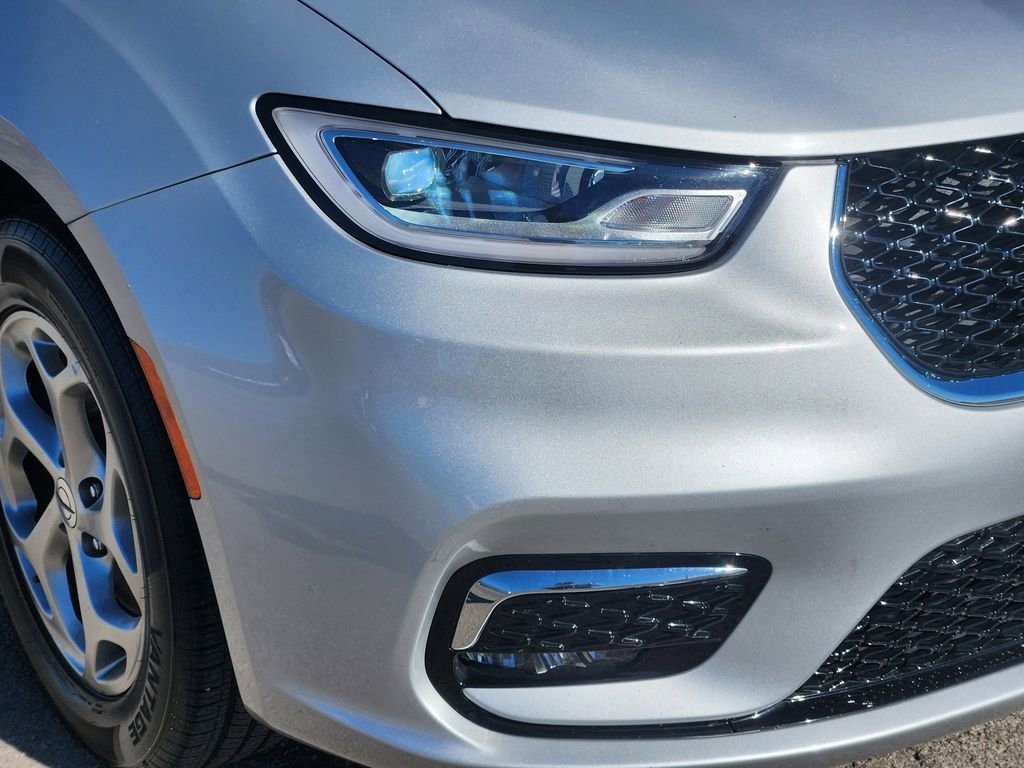 Used 2024 Chrysler Pacifica Limited image 9