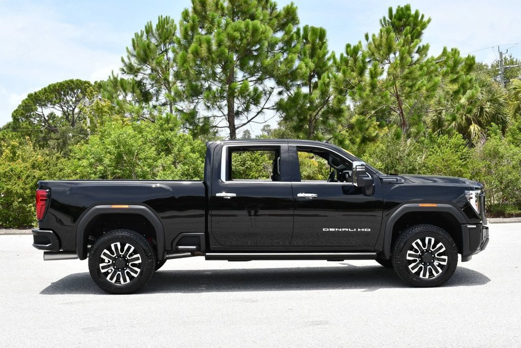 Used 2026 GMC Sierra 2500 Denali Ultimate w/ Max Trailering Package AWD/4WD image 7