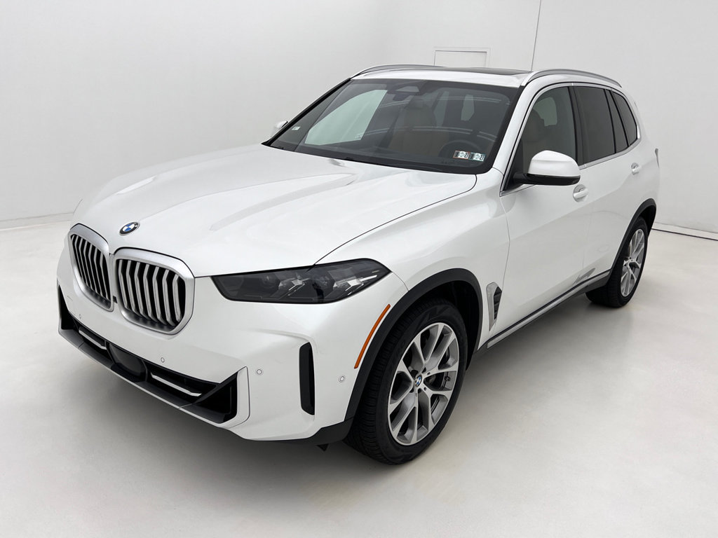 Certified 2024 BMW X5 xDrive40i w/ Parking Assistance Package AWD/4WD image 4