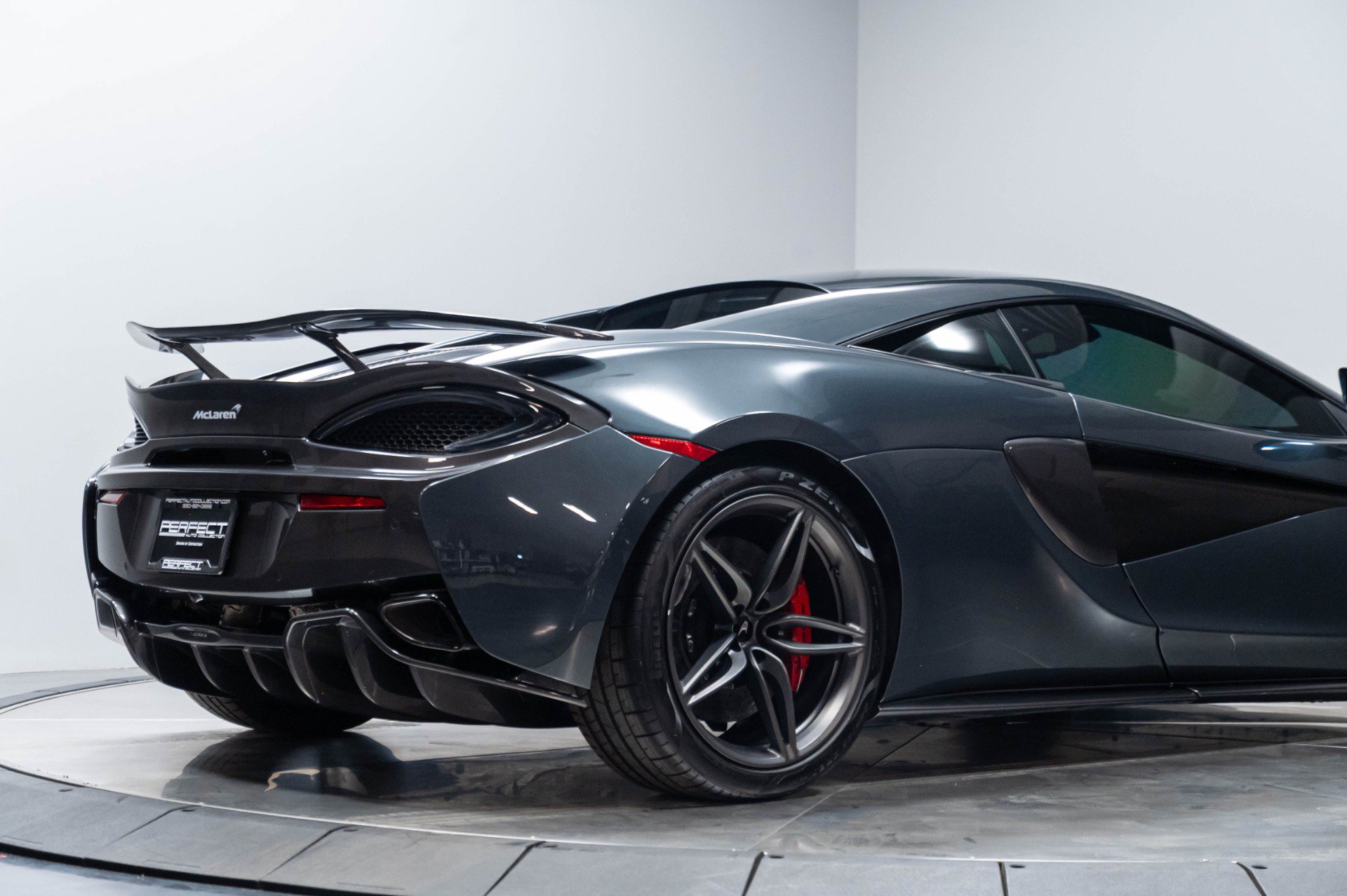 Used 2019 McLaren 570S Coupe RWD image 21