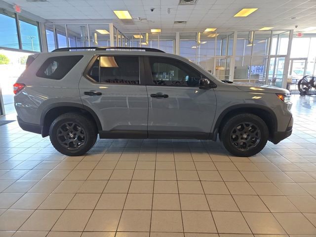 Used 2025 Honda Pilot TrailSport image 9