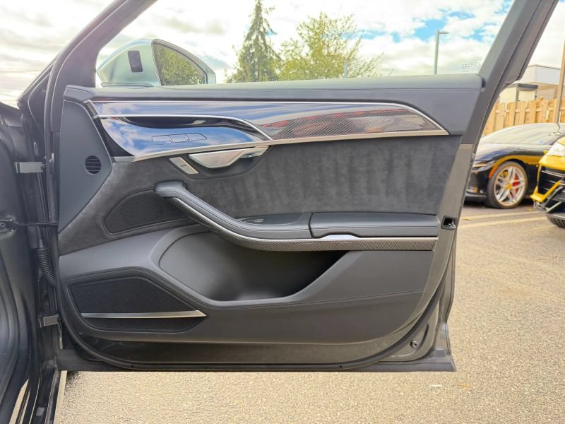 Used 2020 Audi S8 L AWD/4WD image 30