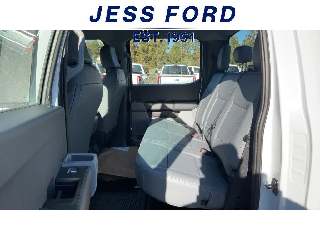 New 2026 Ford F550 4x4 Crew Cab image 11