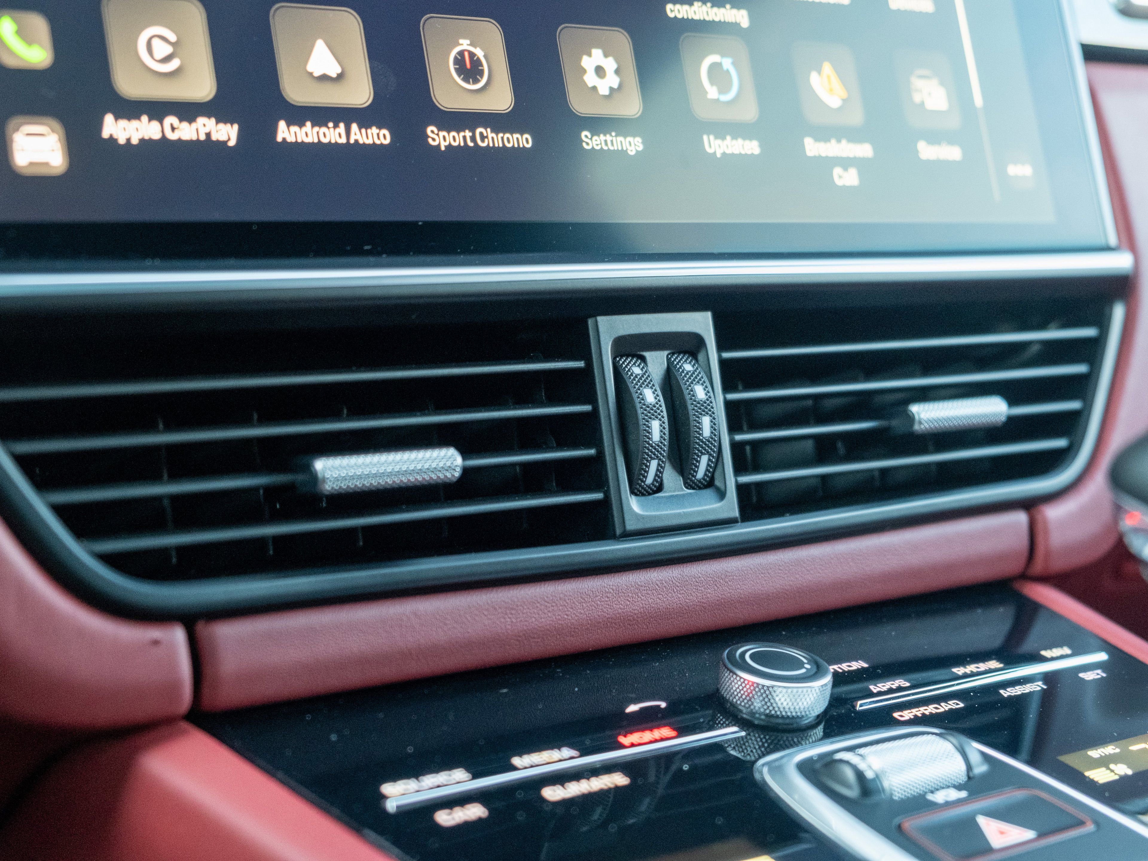 Certified 2022 Porsche Cayenne S Platinum image 26