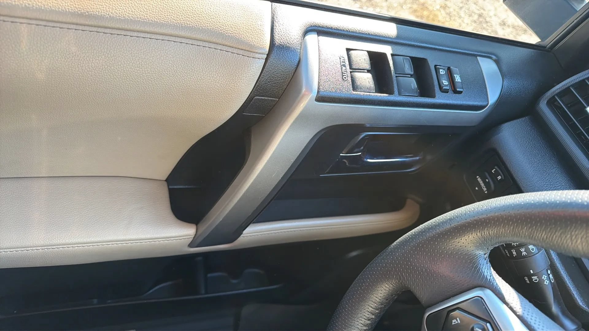 Used 2022 Toyota 4Runner SR5 AWD/4WD image 22
