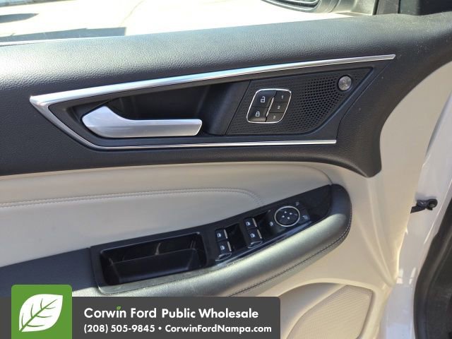 Used 2019 Ford Edge Titanium w/ Equipment Group 301A AWD/4WD image 18
