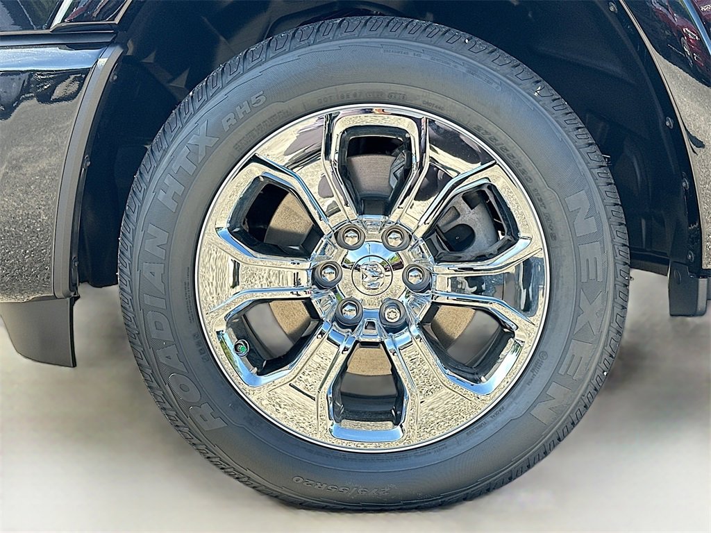 New 2026 RAM 1500 4x4 Crew Cab image 31