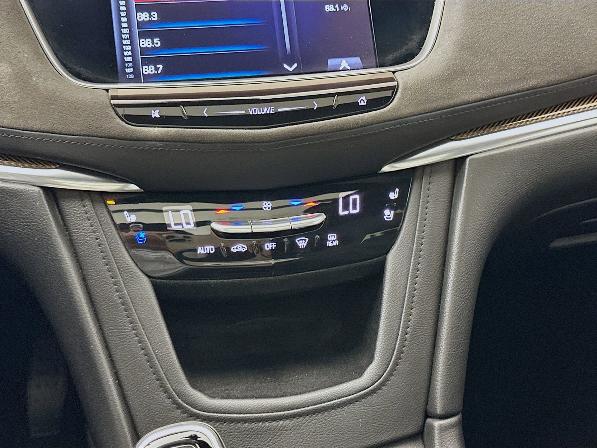 Used 2017 Cadillac XT5 Platinum image 17