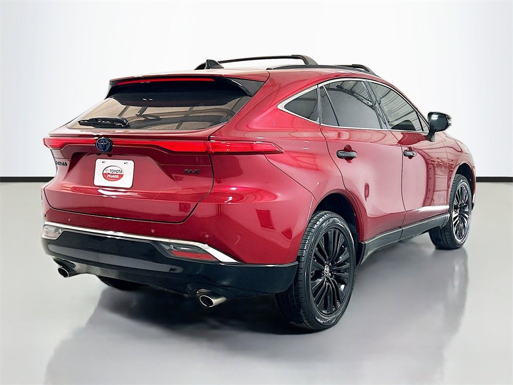 Used 2023 Toyota Venza Nightshade image 4