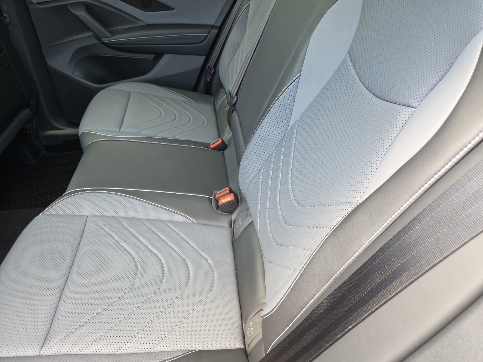 New 2026 Volkswagen Tiguan SE AWD/4WD image 19