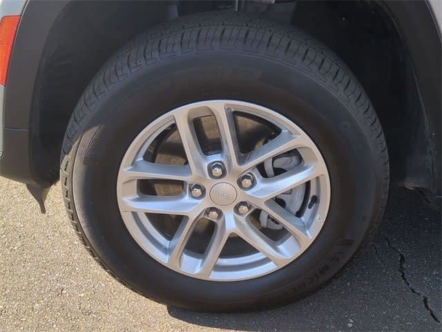 Used 2024 Jeep Grand Cherokee L Laredo w/ Luxury Tech Group I image 25