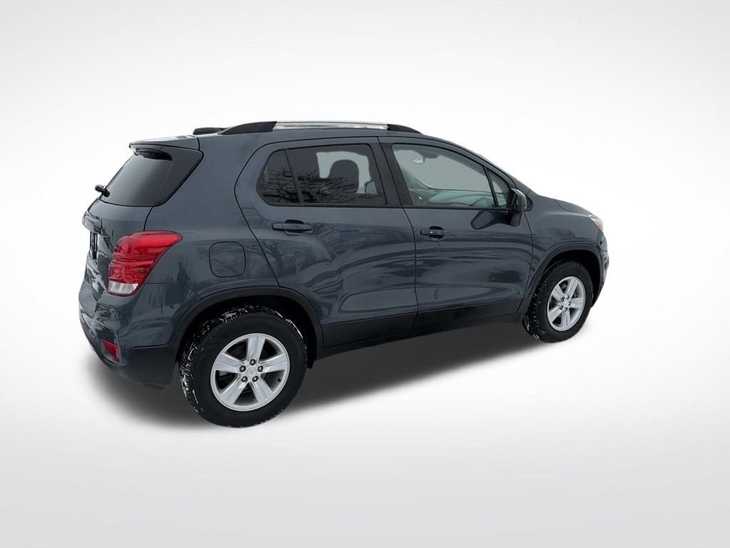 Used 2022 Chevrolet Trax LT w/ LT Convenience Package image 5