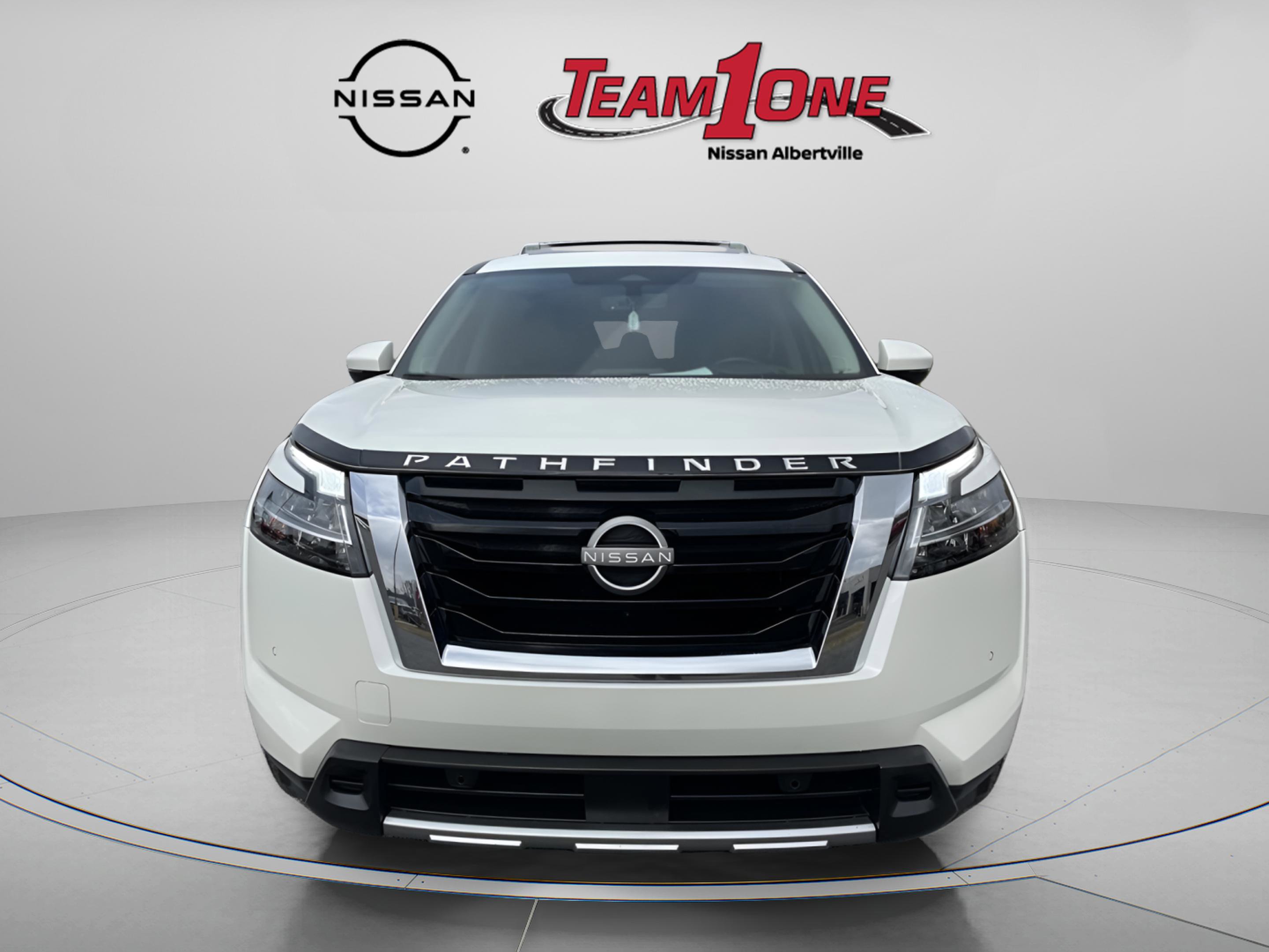 Used 2024 Nissan Pathfinder Platinum w/ Cargo Package image 2