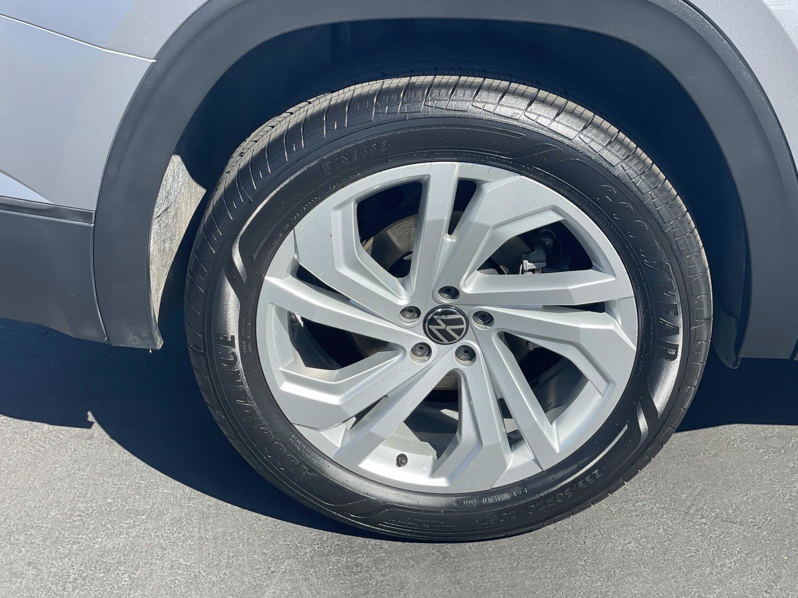 Certified 2023 Volkswagen Atlas SE w/ Panoramic Sunroof Package FWD image 6