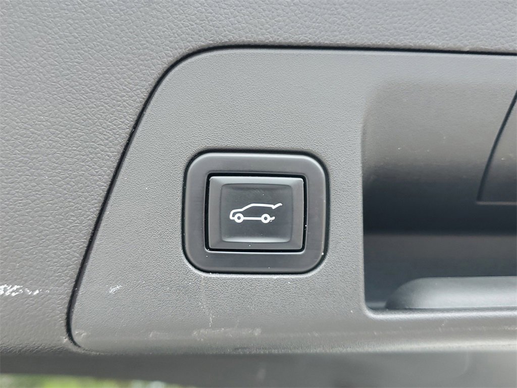 Certified 2021 Buick Envision Essence w/ Technology Package I image 11