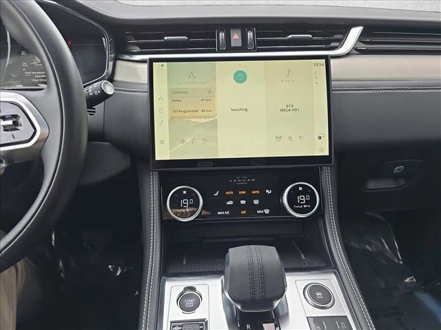 Certified 2025 Jaguar F-PACE R-Dynamic S image 21