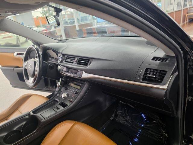 Used 2013 Lexus CT 200h w/ Seat Comfort Pkg FWD image 13