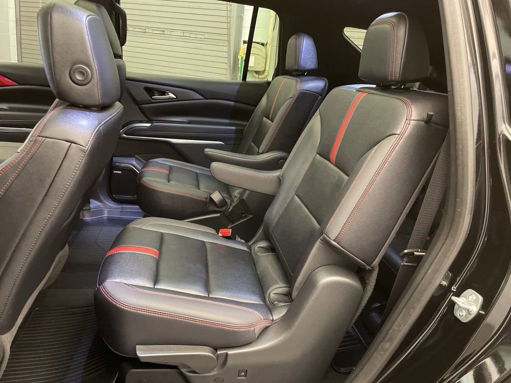 Used 2025 Chevrolet Traverse RS w/ LPO, Floor Liner Package image 20