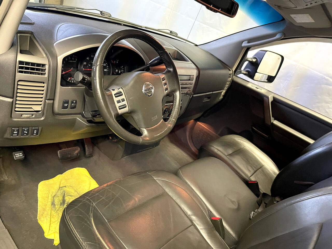 Used 2006 Nissan Titan LE w/ (R02) LE Off-Road Pkg image 24