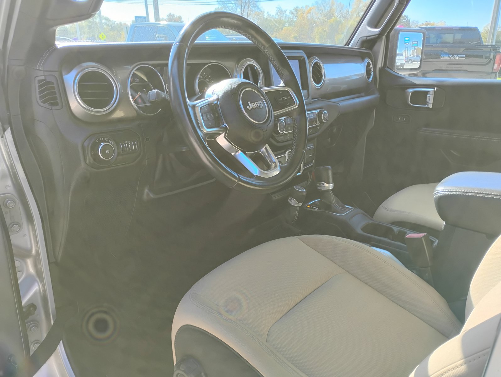 Used 2018 Jeep Wrangler Unlimited Sahara AWD/4WD image 20