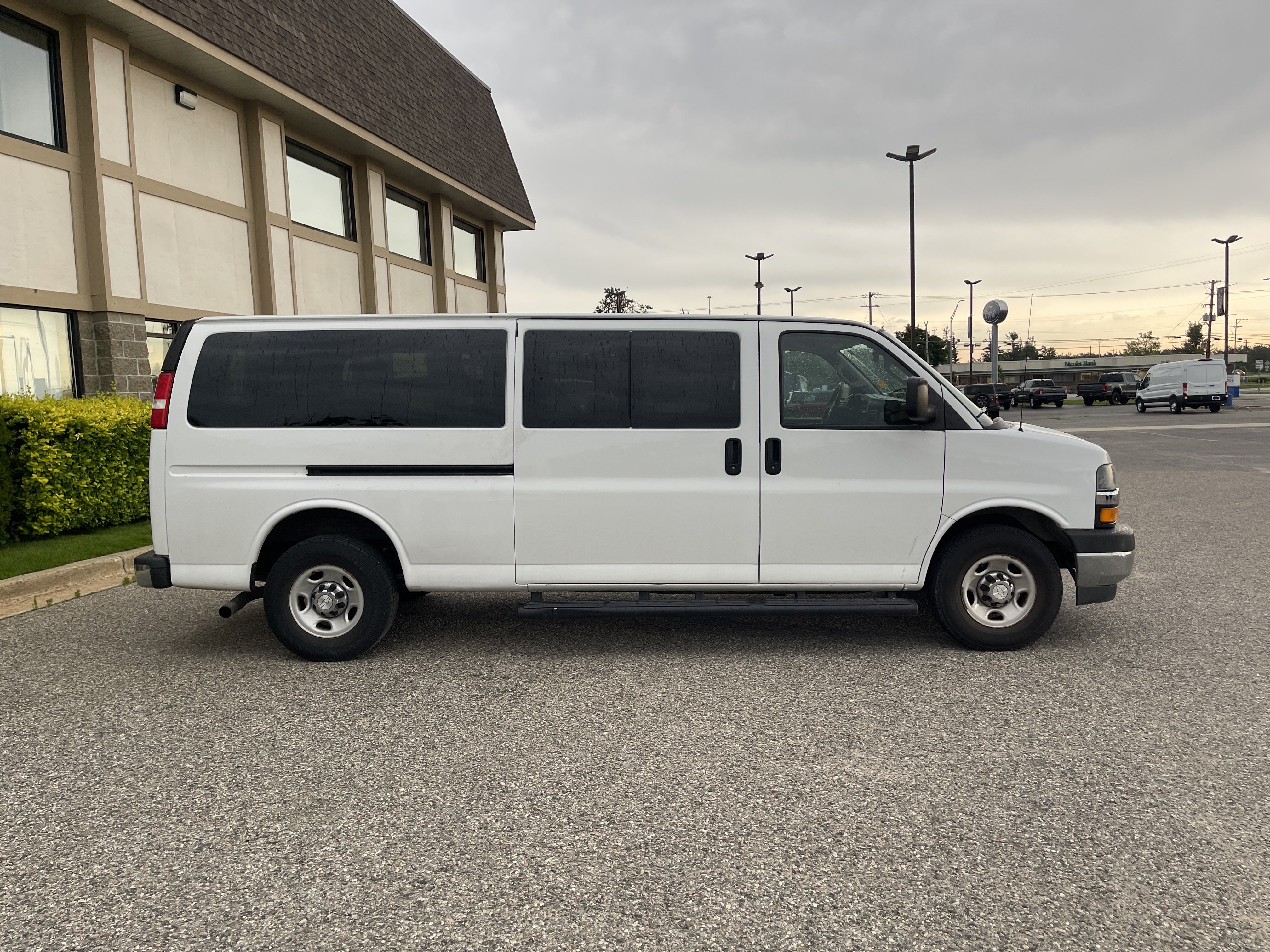 Used 2019 Chevrolet Express 3500 LT w/ LT Preferred Equipment Group RWD image 3