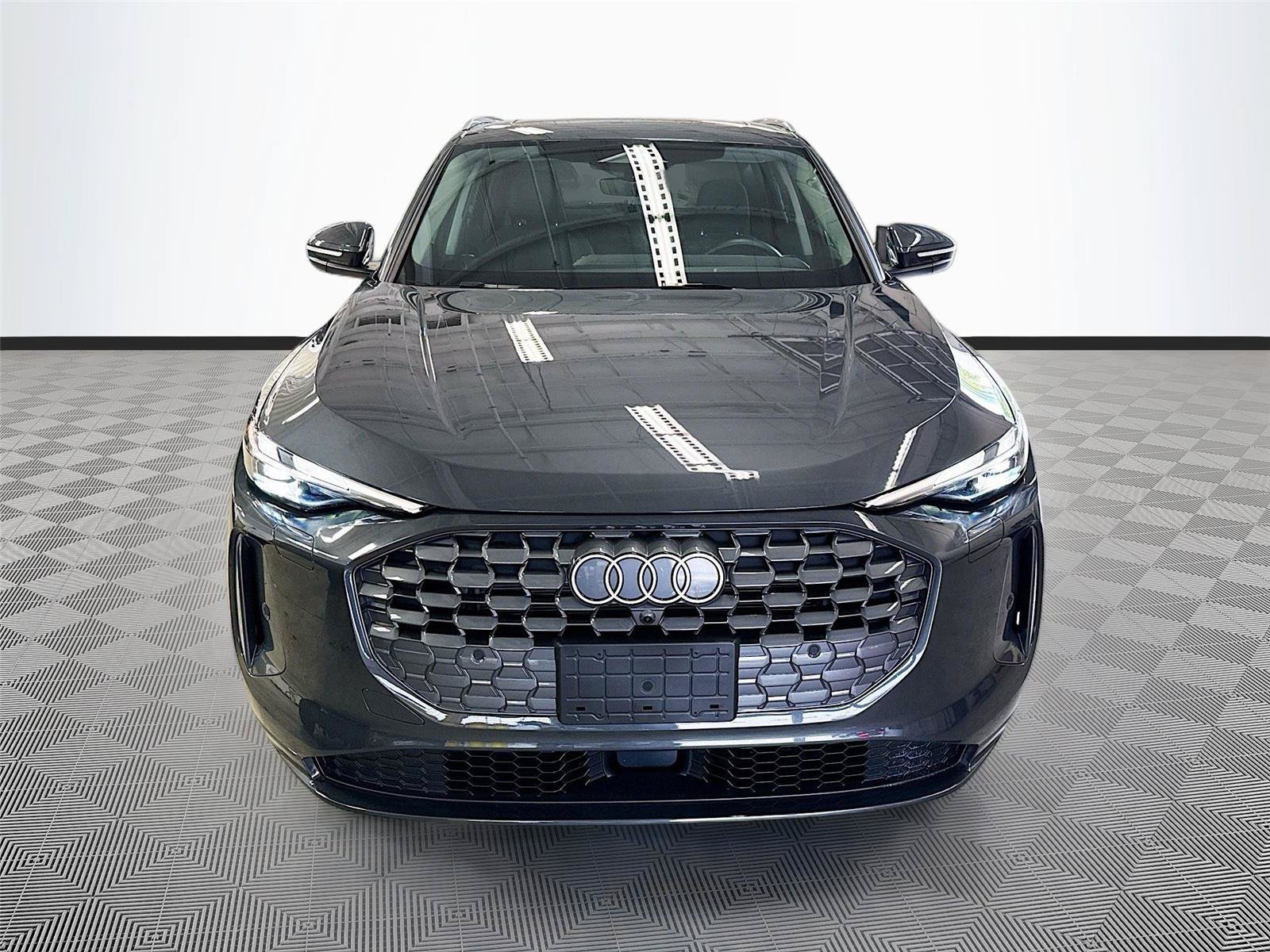 Certified 2025 Audi Q5 Premium w/ Convenience Package AWD/4WD image 2