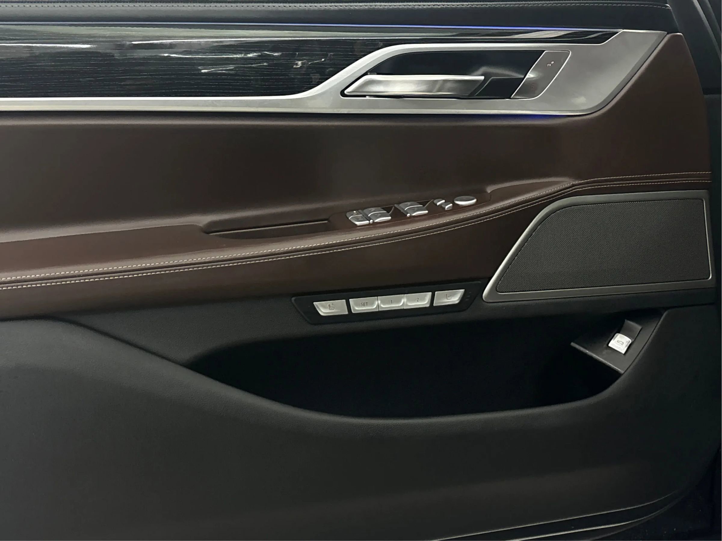 Used 2017 BMW 750i xDrive image 26