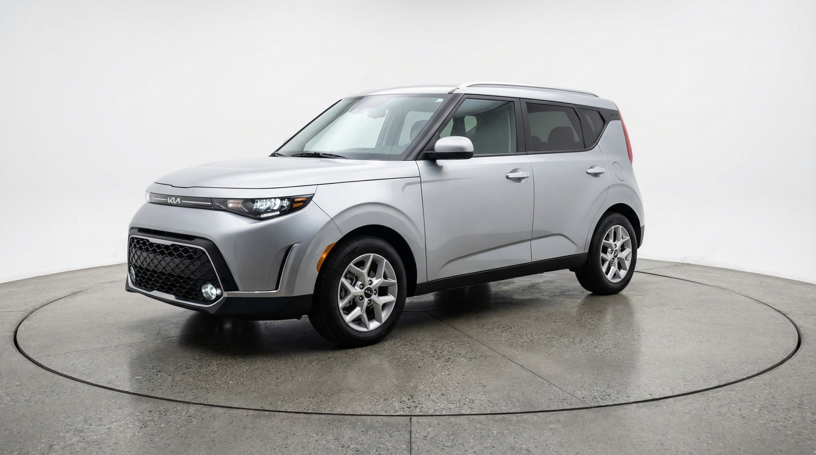 Used 2025 Kia Soul LX w/ LX Technology Package image 3