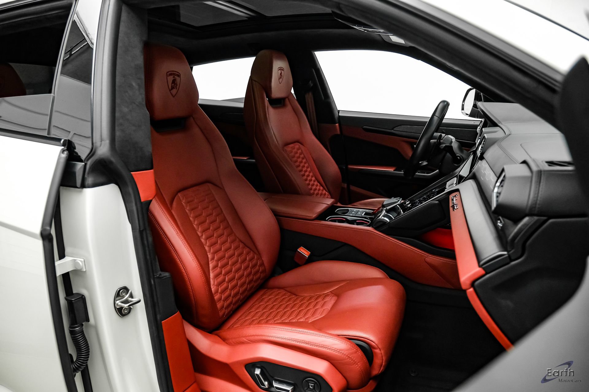Used 2022 Lamborghini Urus AWD/4WD image 55