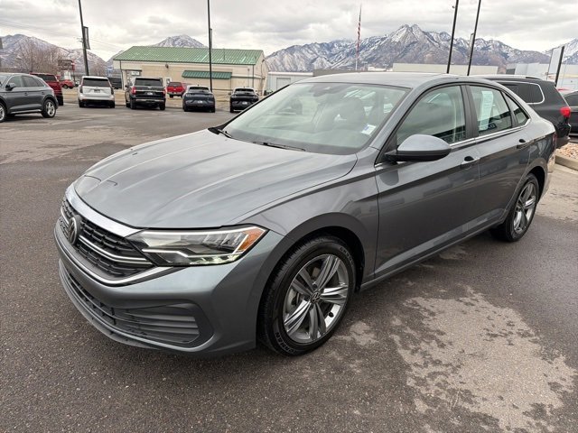 Used 2024 Volkswagen Jetta SE image 3