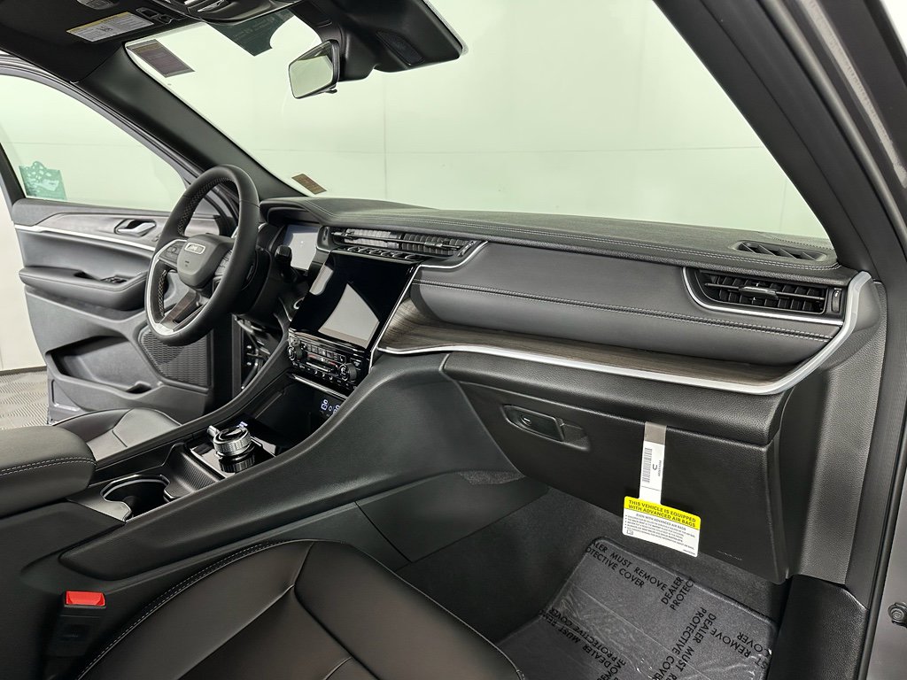 New 2025 Jeep Grand Cherokee Limited image 25