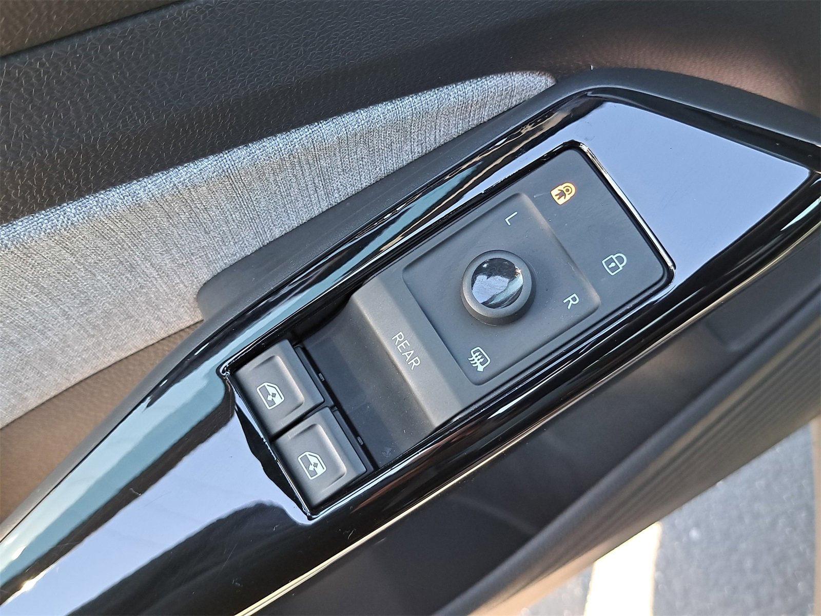 Certified 2023 Volkswagen ID.4 Standard image 27