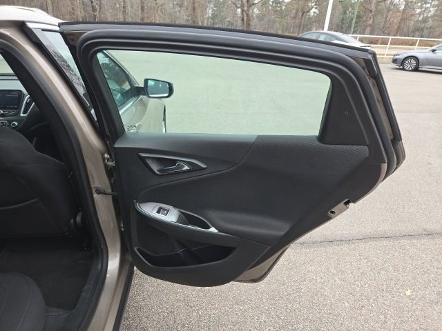 Used 2024 Chevrolet Malibu LT image 28