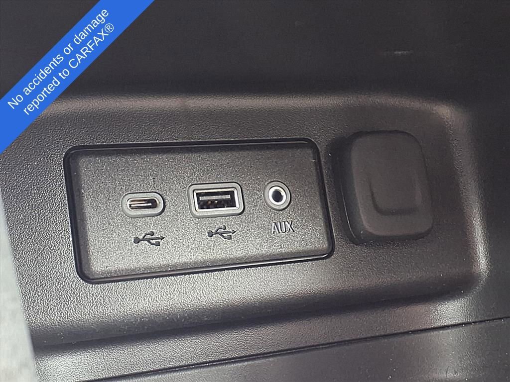 Used 2023 Chevrolet Equinox LT image 25