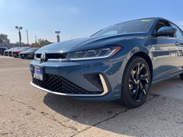 New 2026 Volkswagen Jetta SE image 15