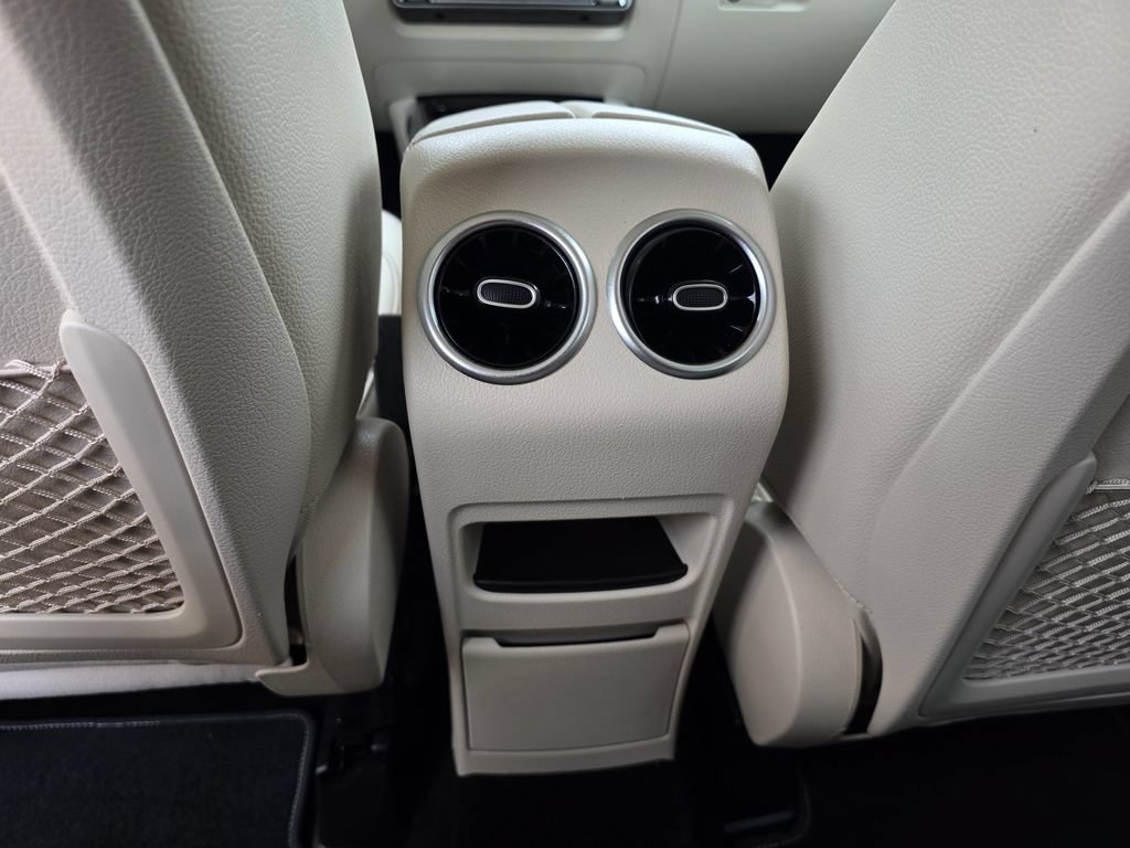 Used 2021 Mercedes-Benz GLB 250 image 18