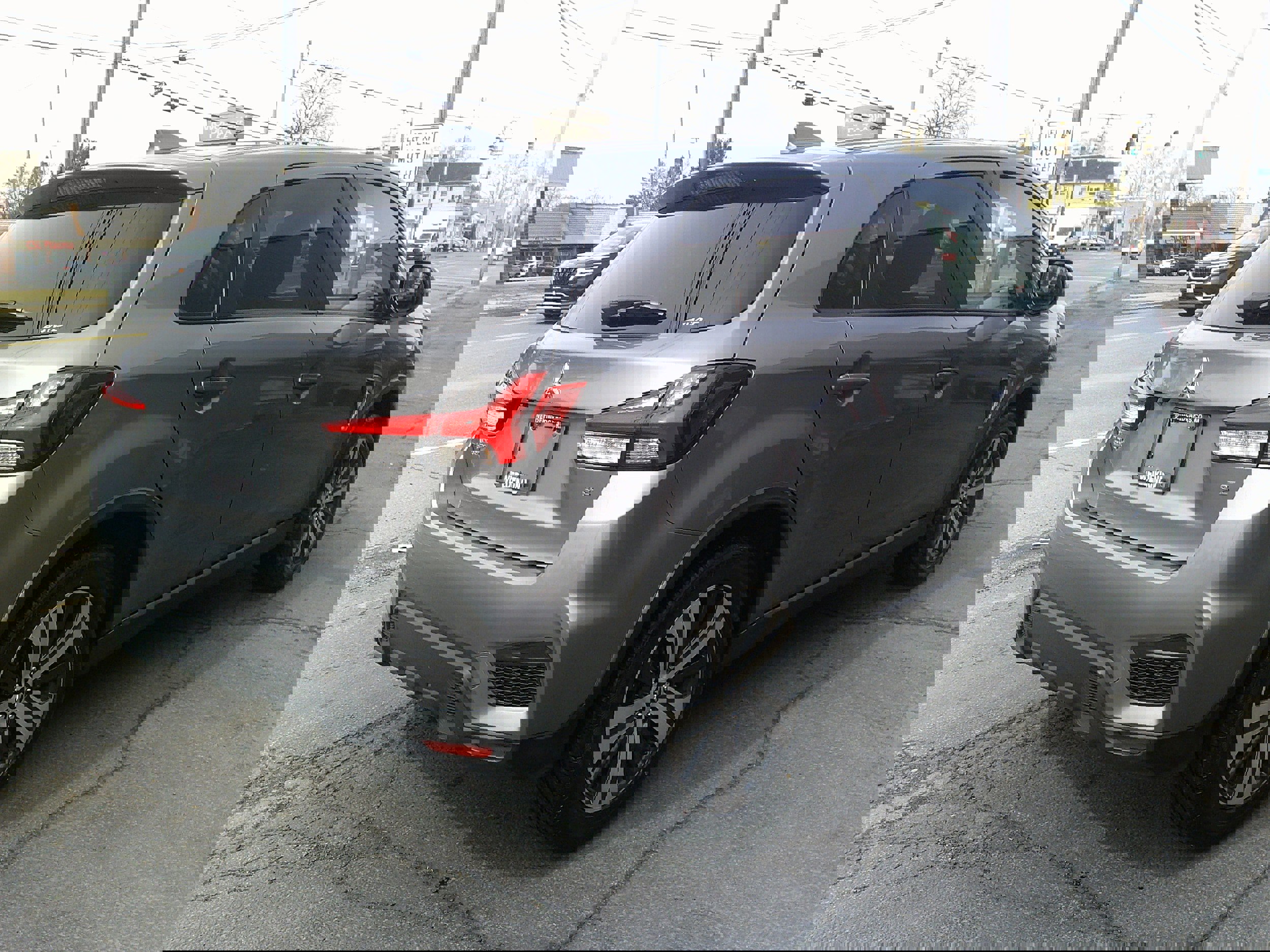 Used 2021 Mitsubishi Outlander Sport SE image 5