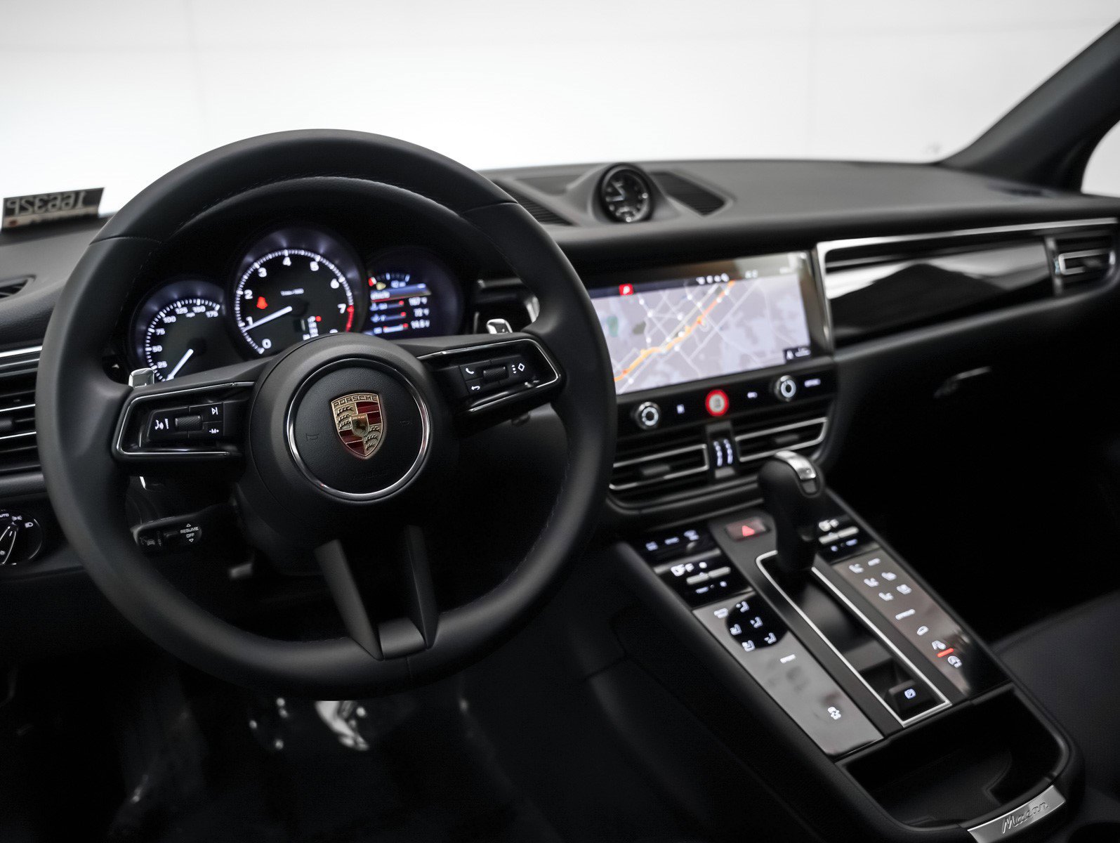New 2026 Porsche Macan image 4